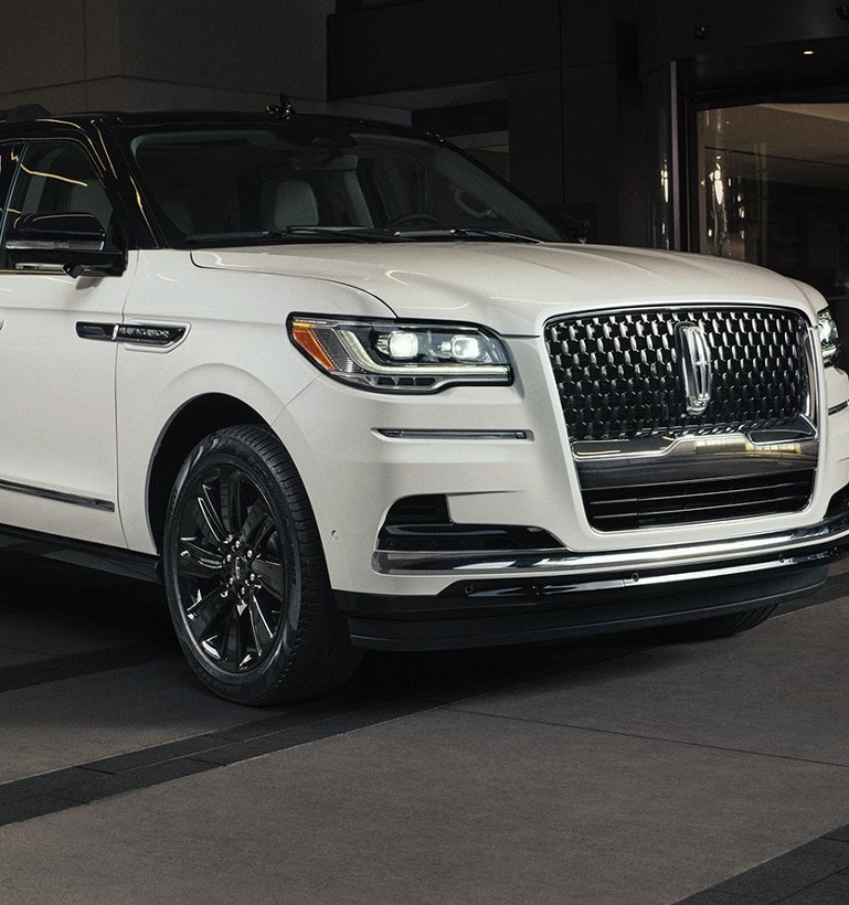 Lincoln Navigator Image 2